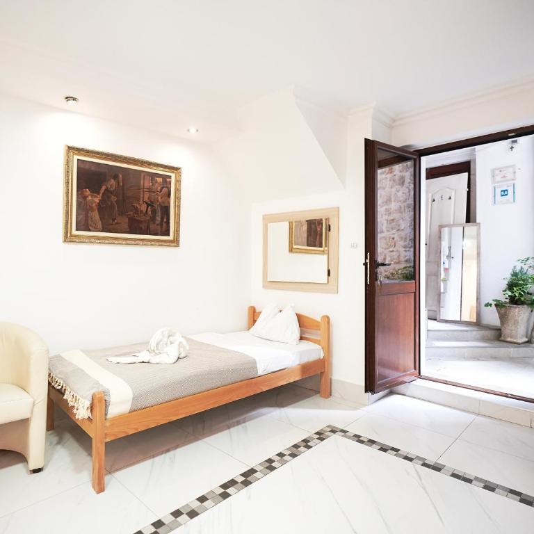 Vita Mundo - Studio Apartment with King Bed - 12