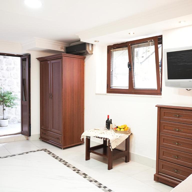 Vita Mundo - Studio Apartment with King Bed - 17