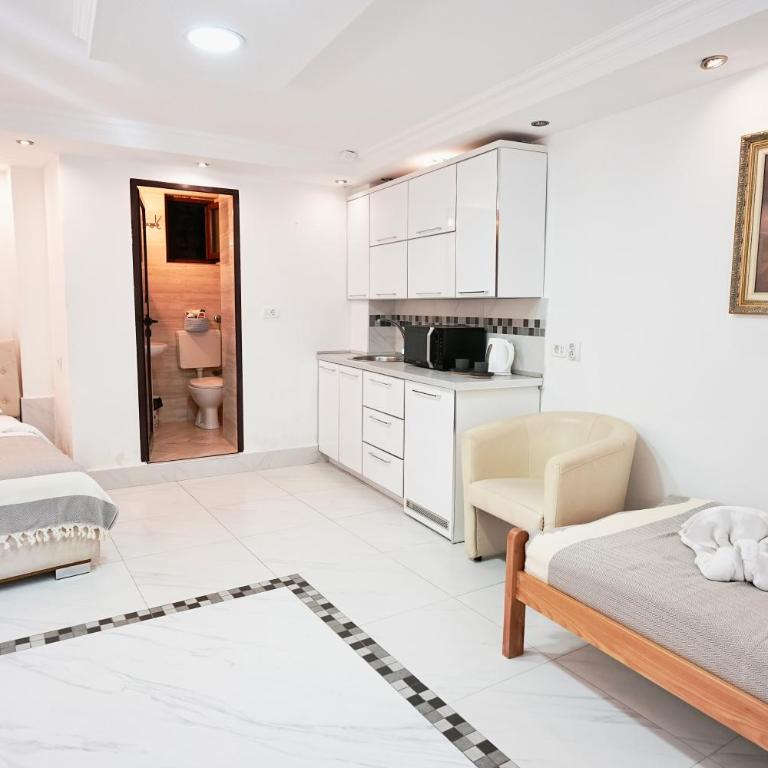 Vita Mundo - Studio Apartment with King Bed - 14