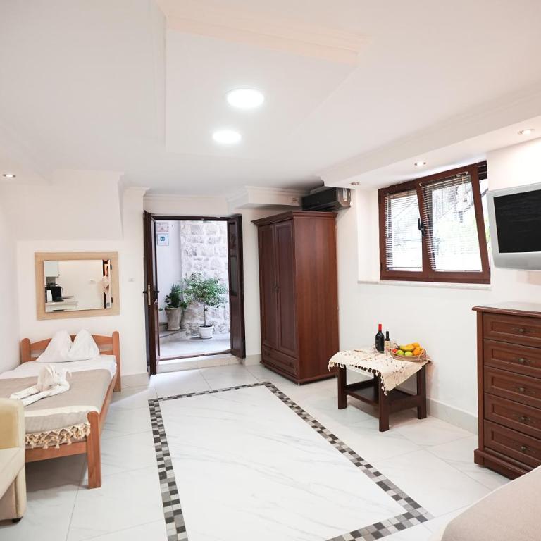 Vita Mundo - Studio Apartment with King Bed - 19