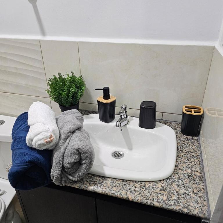 La Martina Suites Wifi Parking & Aire Acondicionado - Two-Bedroom Apartment - 54
