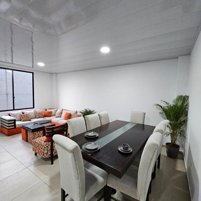 La Martina Suites Wifi Parking & Aire Acondicionado - Two-Bedroom Apartment - 90