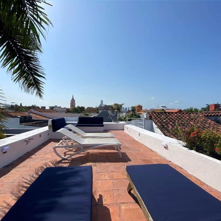 Engaging 4BR Colonial Villa with AC in Cartagena - Vacation Home - 6