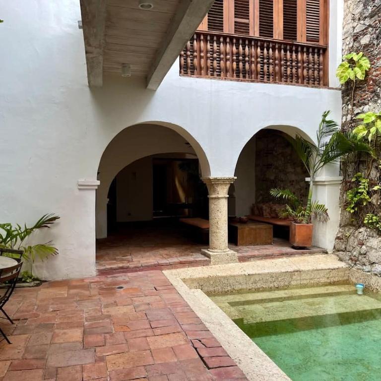 Engaging 4BR Colonial Villa with AC in Cartagena - Vacation Home - 7