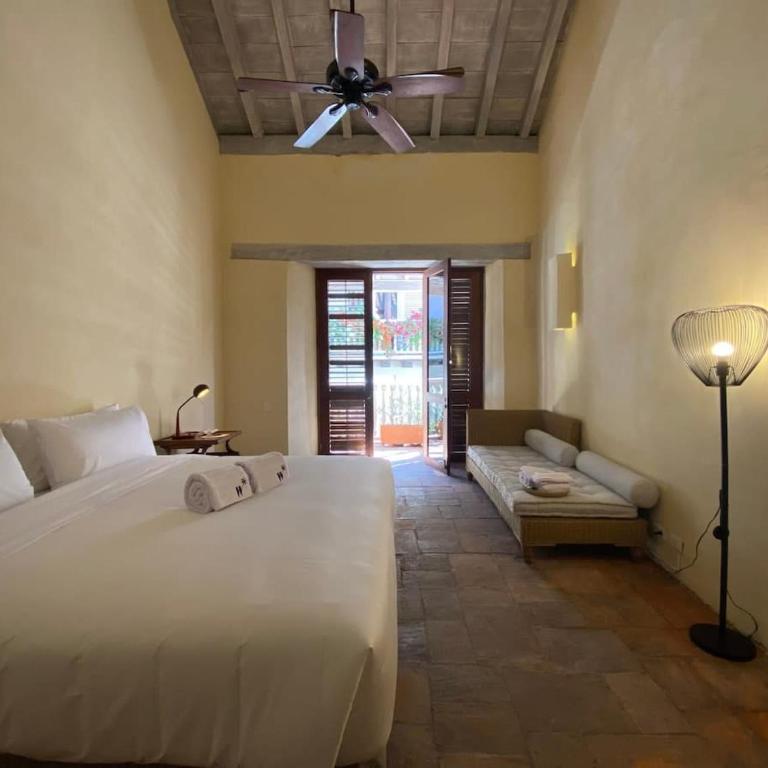 Engaging 4BR Colonial Villa with AC in Cartagena - Vacation Home - 15