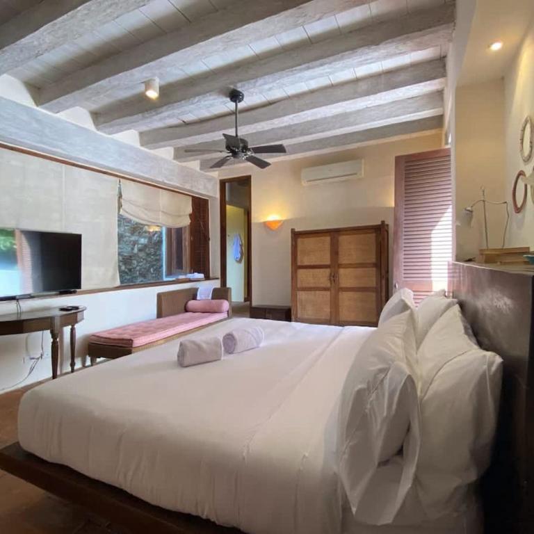 Engaging 4BR Colonial Villa with AC in Cartagena - Vacation Home - 17