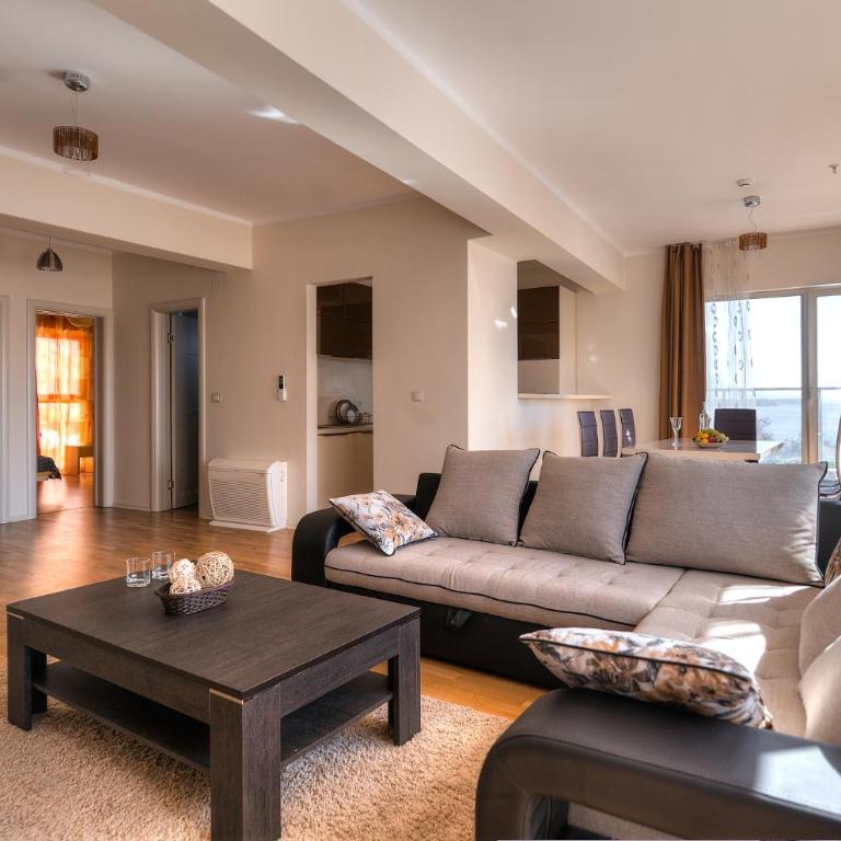 Apartments Location by Chabad House - Three-Bedroom Apartment with Sea View - 4