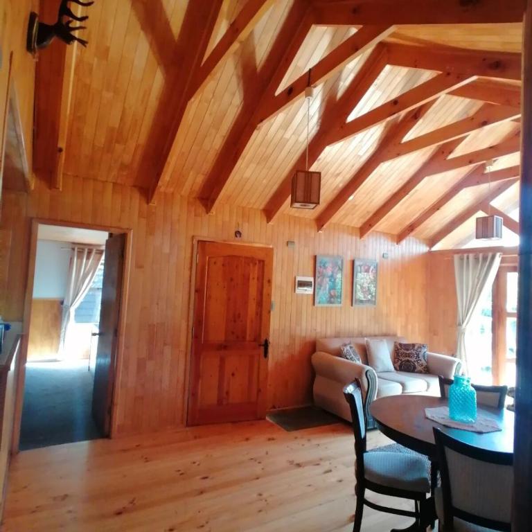 Cabaña a inicio carretera austral a 11 kilómetros de Pto Montt - Casa de 3 dormitorios - 5