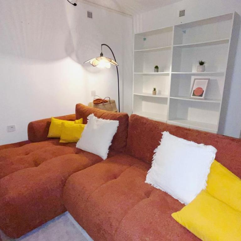 Le Jardin Secret Classé 3 étoiles - 6 pers - Salle de cinéma - Proche de la gare de Blois à 2h de Paris - Appartamento con 3 Camere da Letto - 1