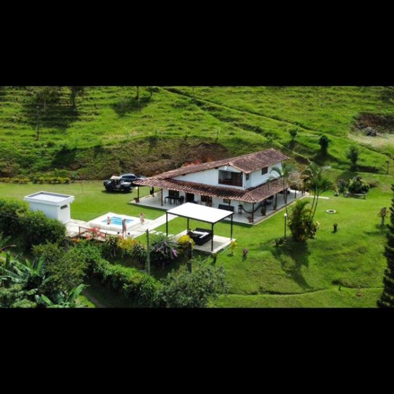 FINCA LA MIEL en Barbosa Antioquia - Three-Bedroom House - 35
