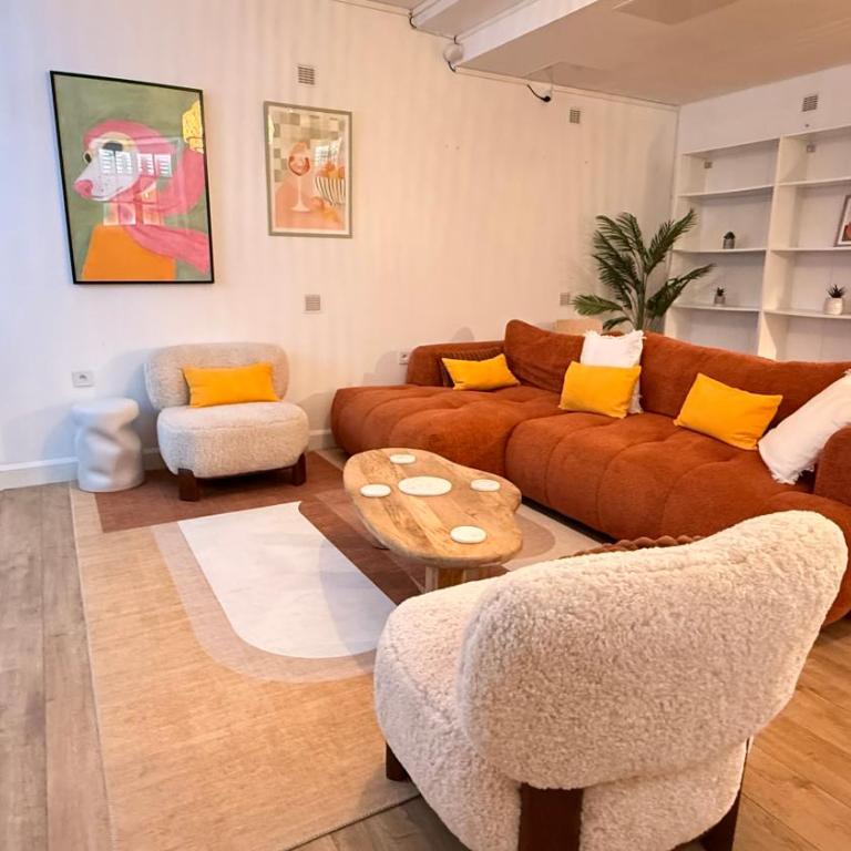 Le Jardin Secret Classé 3 étoiles - 6 pers - Salle de cinéma - Proche de la gare de Blois à 2h de Paris - Appartamento con 3 Camere da Letto - 40