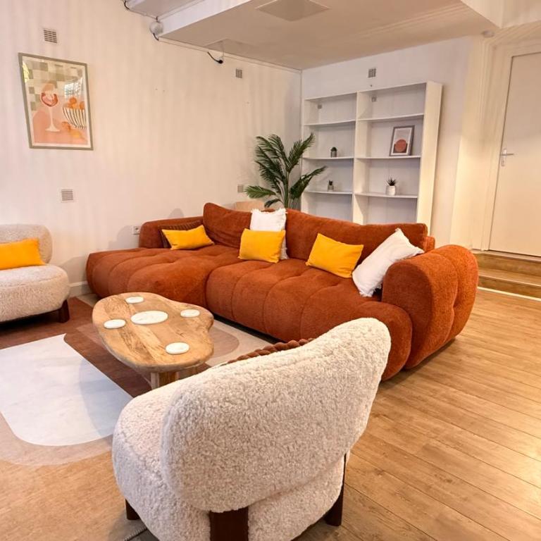 Le Jardin Secret Classé 3 étoiles - 6 pers - Salle de cinéma - Proche de la gare de Blois à 2h de Paris - Appartamento con 3 Camere da Letto - 3
