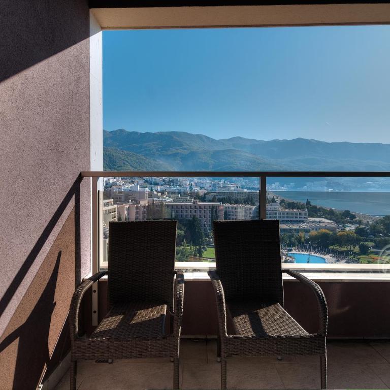 Apartments Location by Chabad House - Apartment - Split Level - 8