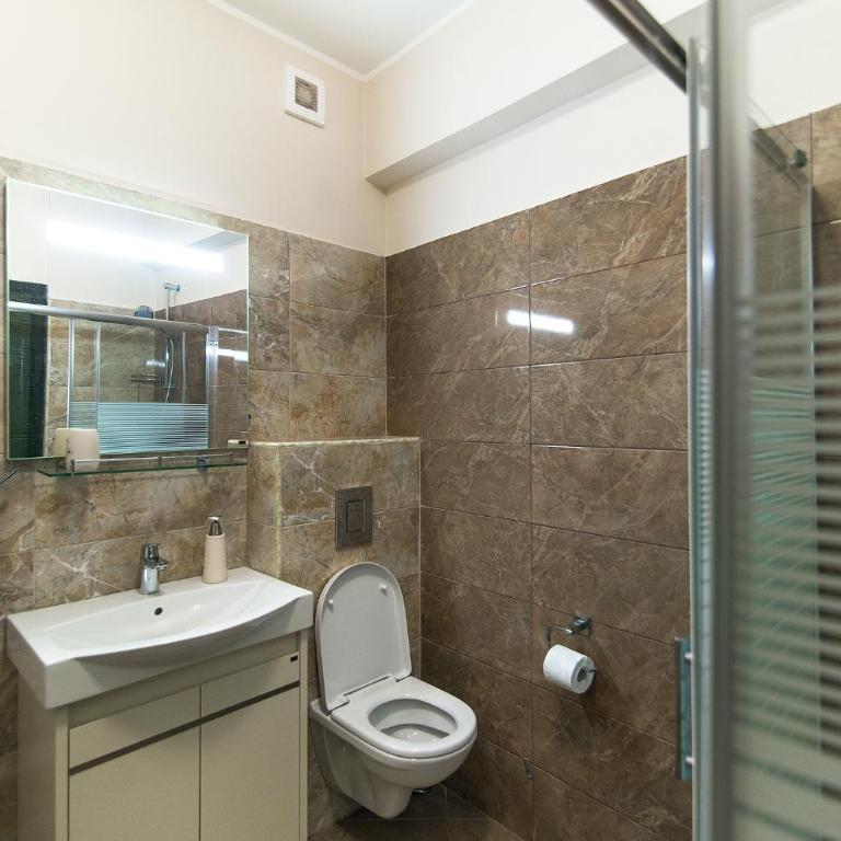 Apartments Location by Chabad House - Apartment - Split Level - 5