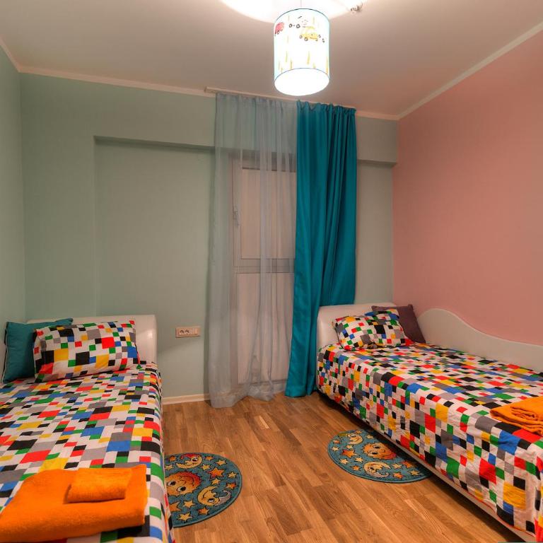 Apartments Location by Chabad House - Apartment - Split Level - 4