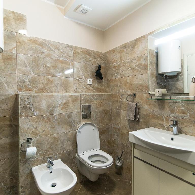 Apartments Location by Chabad House - Apartment - Split Level - 12