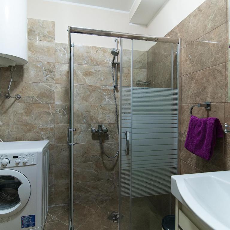 Apartments Location by Chabad House - Apartment - Split Level - 20