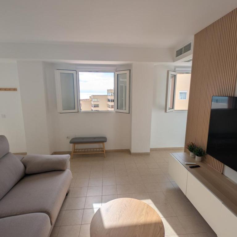 Sea View Penthouse in Benalmádena - One-Bedroom Apartment - 24