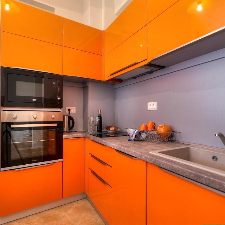 Apartments Location by Chabad House - Two-Bedroom Apartment with Terrace and Sea View - 6