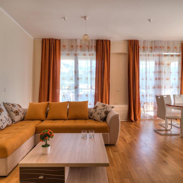 Apartments Location by Chabad House - Two-Bedroom Apartment with Terrace and Sea View - 5
