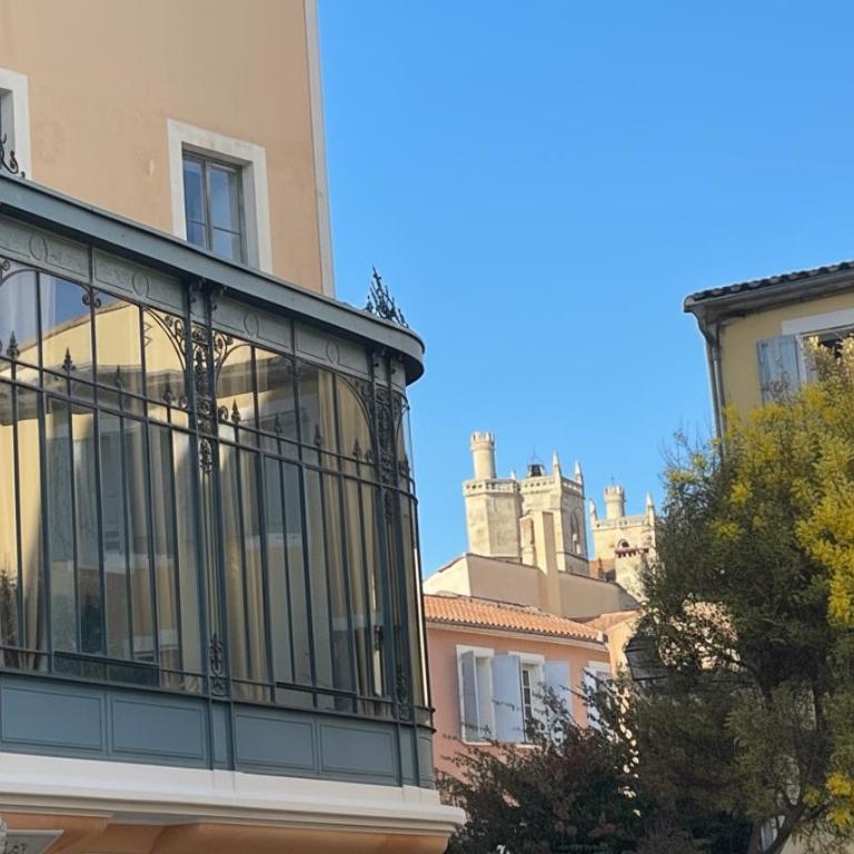 RétroMirabeau "Le Jacobin" - 75m2 - TERRASSE EXTERIEURE PATIO- 2 à 4 pers - CALME - COURS MIRABEAU HALLES GARE - EMPLACEMENT TOP - Chèques Vacances CONNECT - Apartamento - 2 niveles - 4