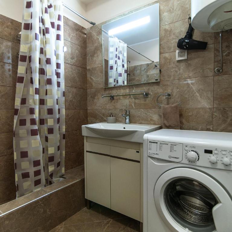 Apartments Location by Chabad House - Two-Bedroom Apartment with Terrace and Sea View - 10