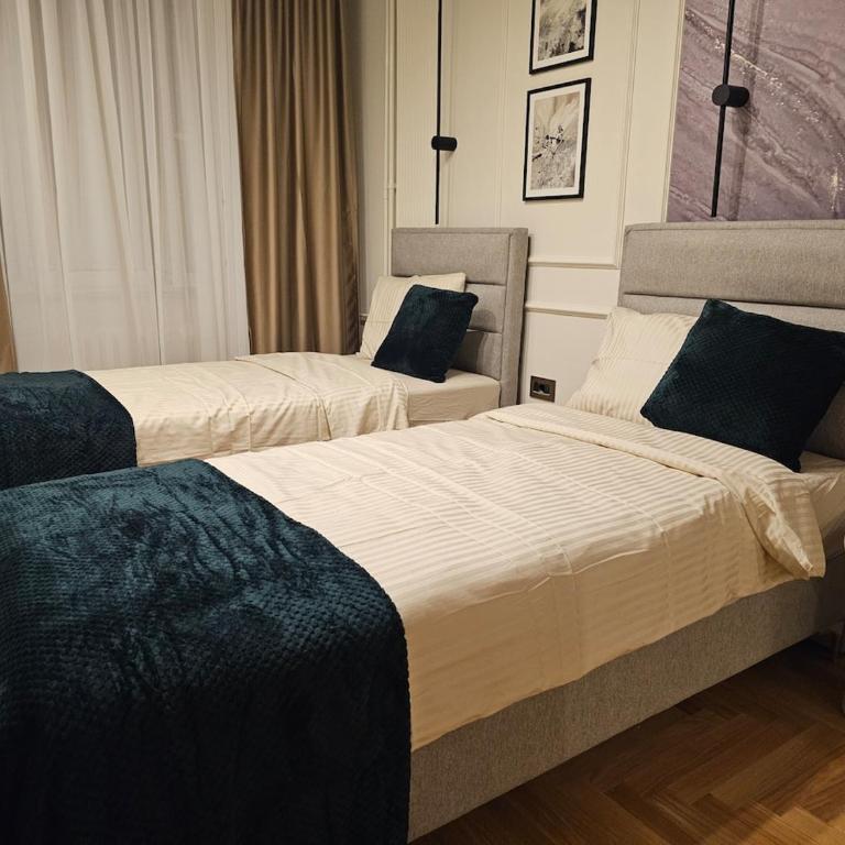 Grand Atelier Old Town Boutique Luxury - Two-Bedroom Deluxe Apartment with Balcony - 25