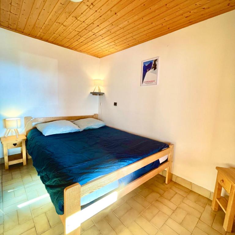 CHARMIEUX appartement en chalet typique - Three-Bedroom Apartment - 7