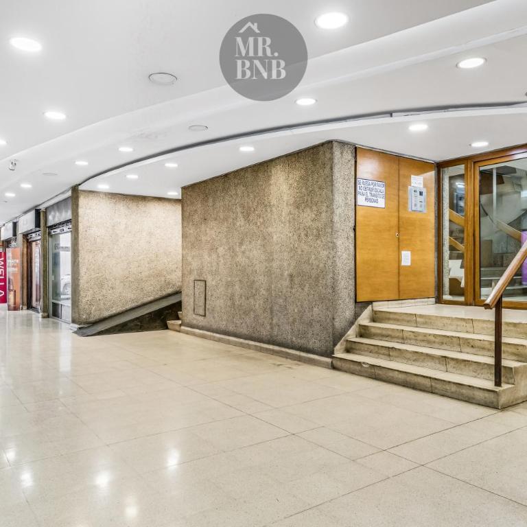 Los Leones Apartments By Mr BnB - Three-Bedroom Apartment - 4