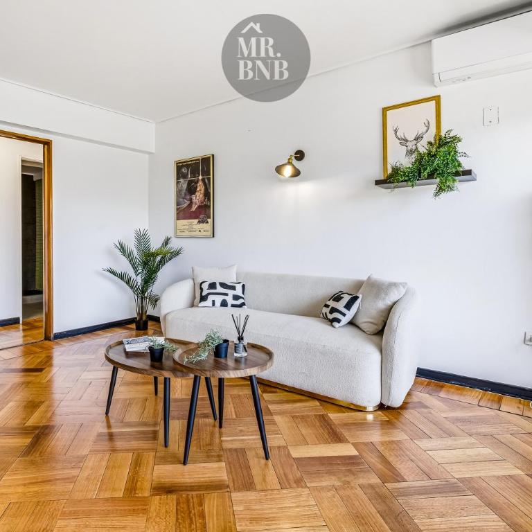 Los Leones Apartments By Mr BnB - Three-Bedroom Apartment - 8