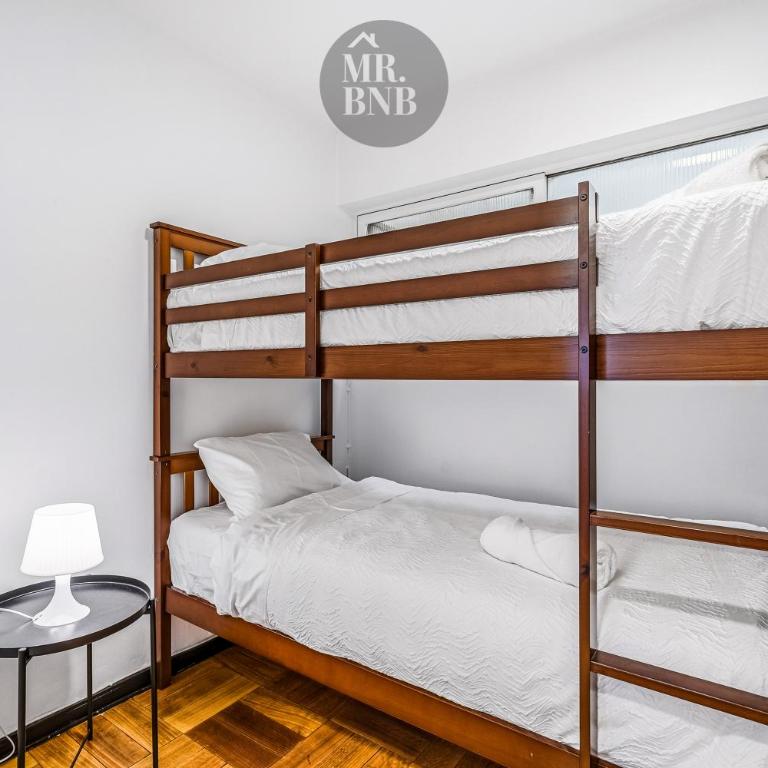 Los Leones Apartments By Mr BnB - Three-Bedroom Apartment - 9