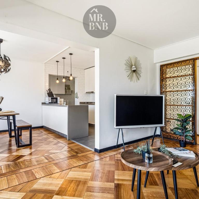 Los Leones Apartments By Mr BnB - Three-Bedroom Apartment - 12