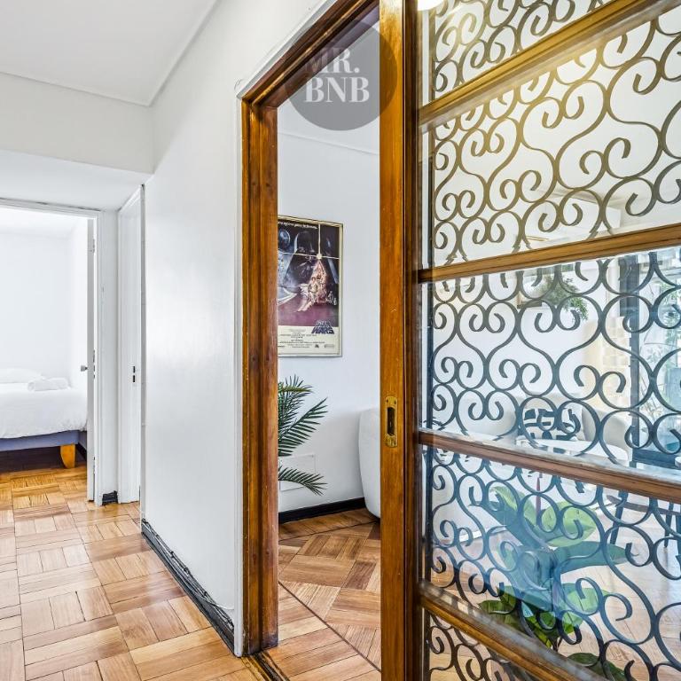 Los Leones Apartments By Mr BnB - Three-Bedroom Apartment - 13