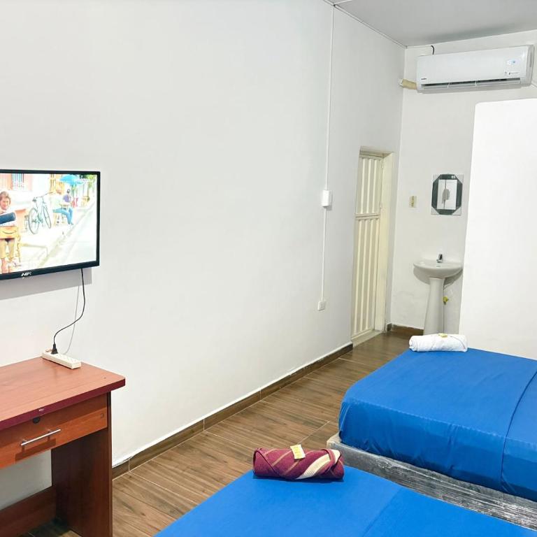 Hotel 7 - Estudio Triple Estándar - 2