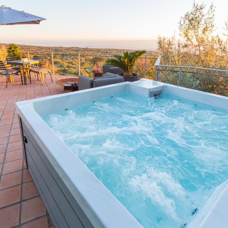 Rahal Etna Luxury Retreat- Private Heated Jacuzzi 98F & Infinity Pool - Appartamento con 2 Camere da Letto e Piscina in Comune - 38