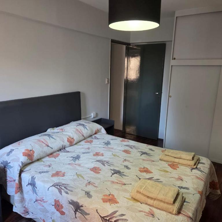 Amplio Departamento Céntrico - Three-Bedroom Apartment - 8