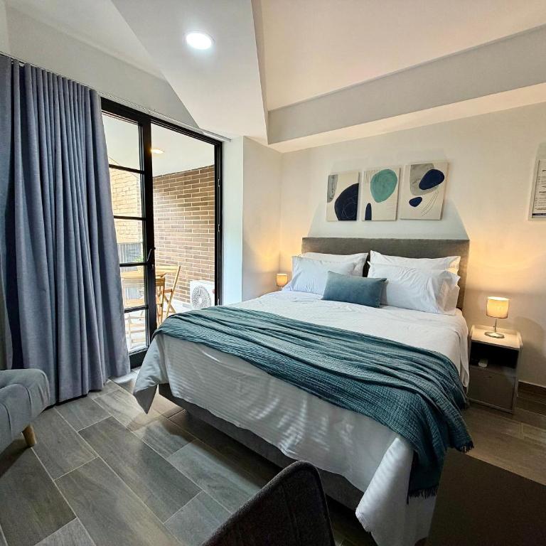 Bit Building - Studio Apartment with Queen Bed - 5