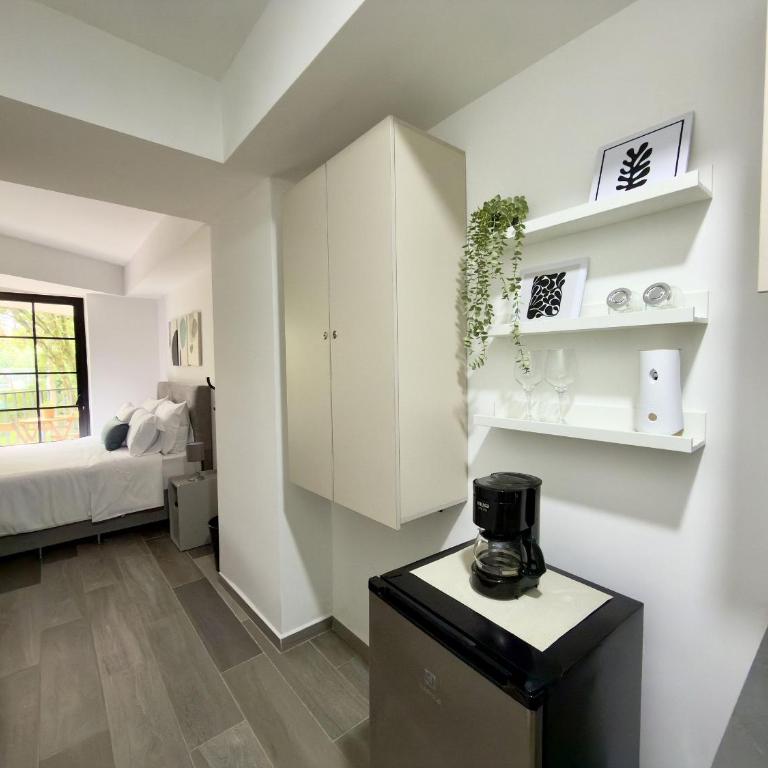 Bit Building - Studio Apartment with Queen Bed - 11