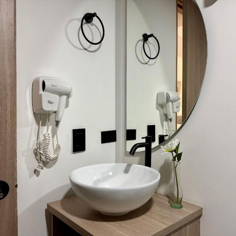 Bit Building - Studio Apartment with Queen Bed - 12