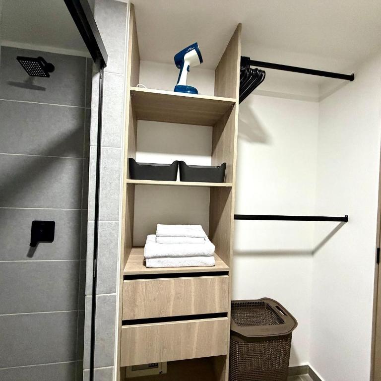 Bit Building - Studio Apartment with Queen Bed - 13