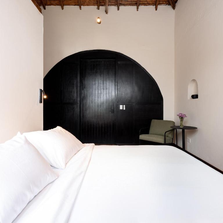 Hotel Boutique Casamía - Double Room with Private Bathroom - 2