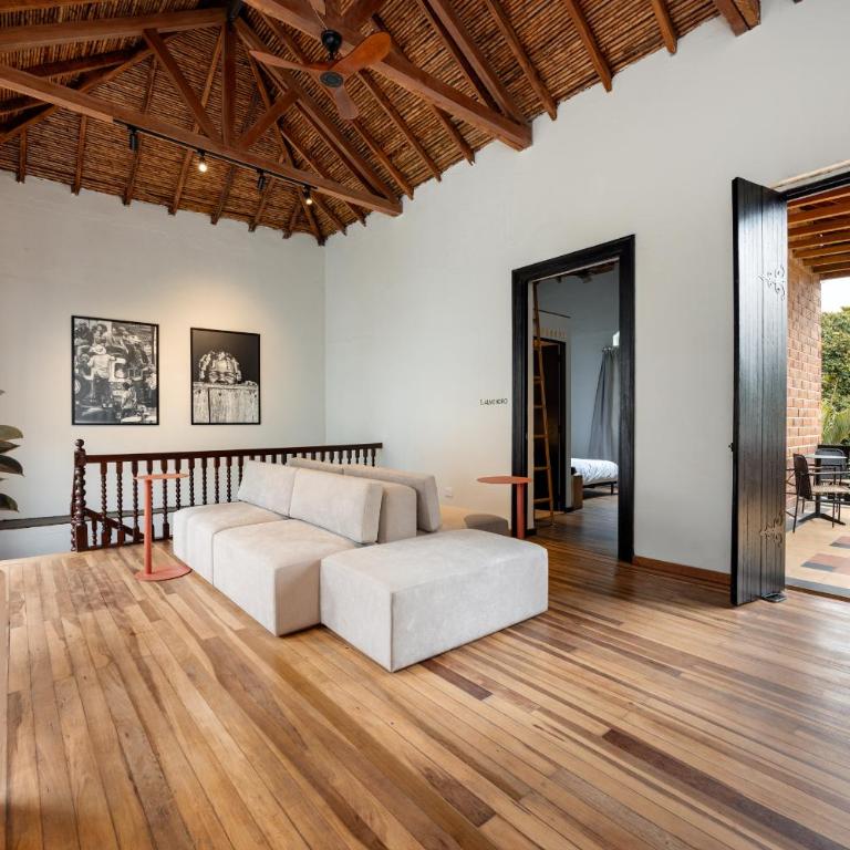 Hotel Boutique Casamía - Triple Room with Private Bathroom - 2