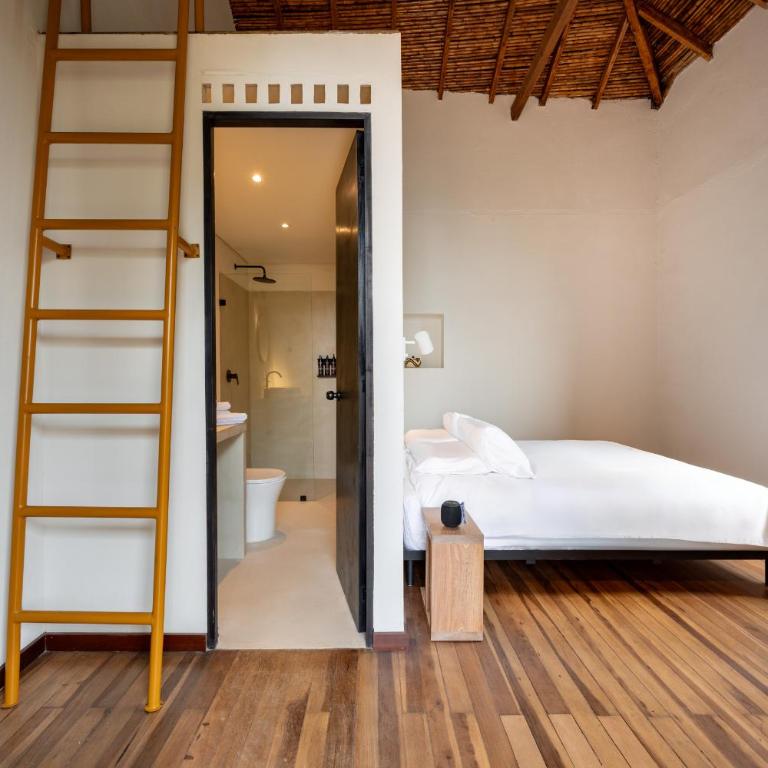 Hotel Boutique Casamía - Triple Room with Private Bathroom - 9