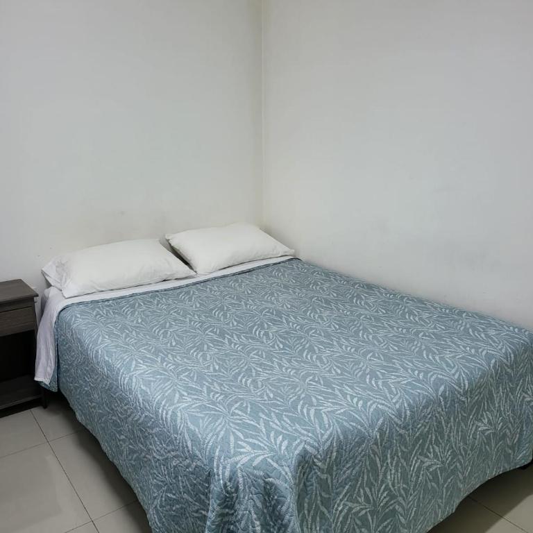 departamentos a pasos de mall portal y casino - Deluxe Room - 1