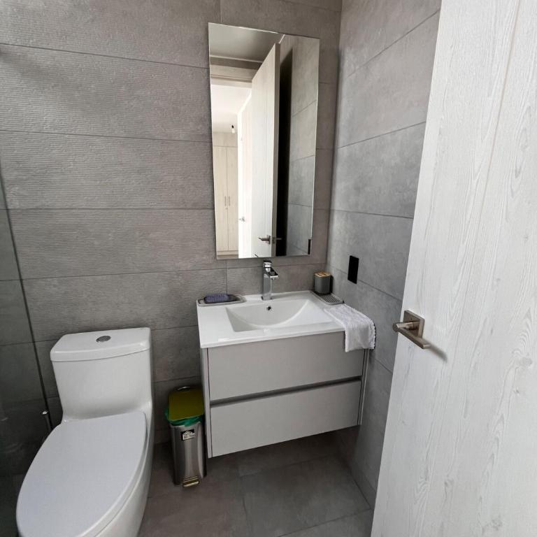 Premium apartment with jacuzzi, wifi and total comfort - Two-Bedroom Apartment - 14