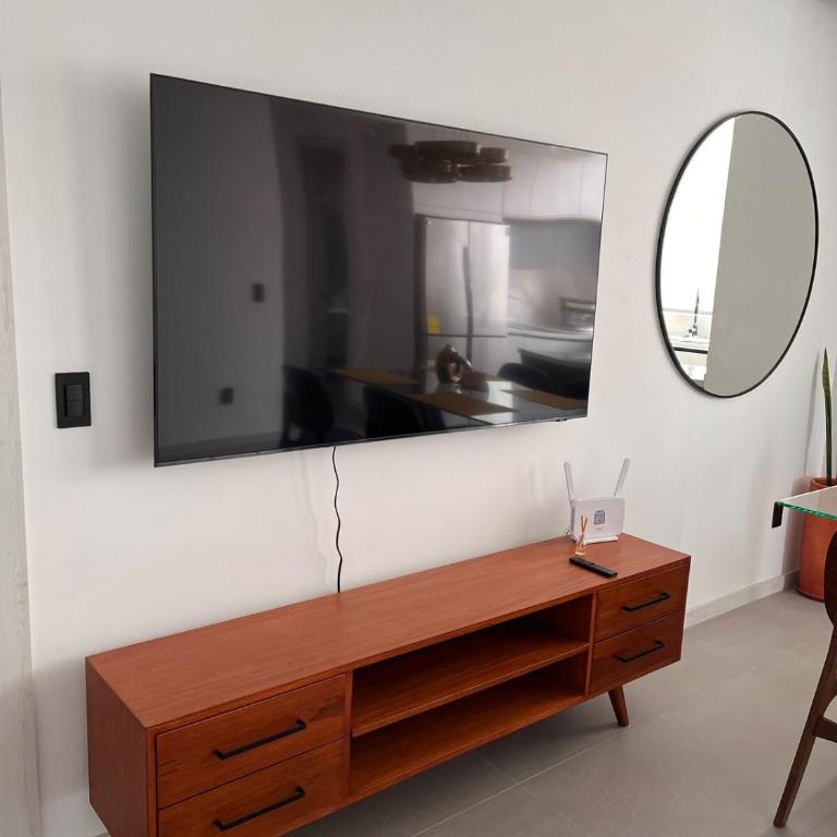 Premium apartment with jacuzzi, wifi and total comfort - Two-Bedroom Apartment - 32