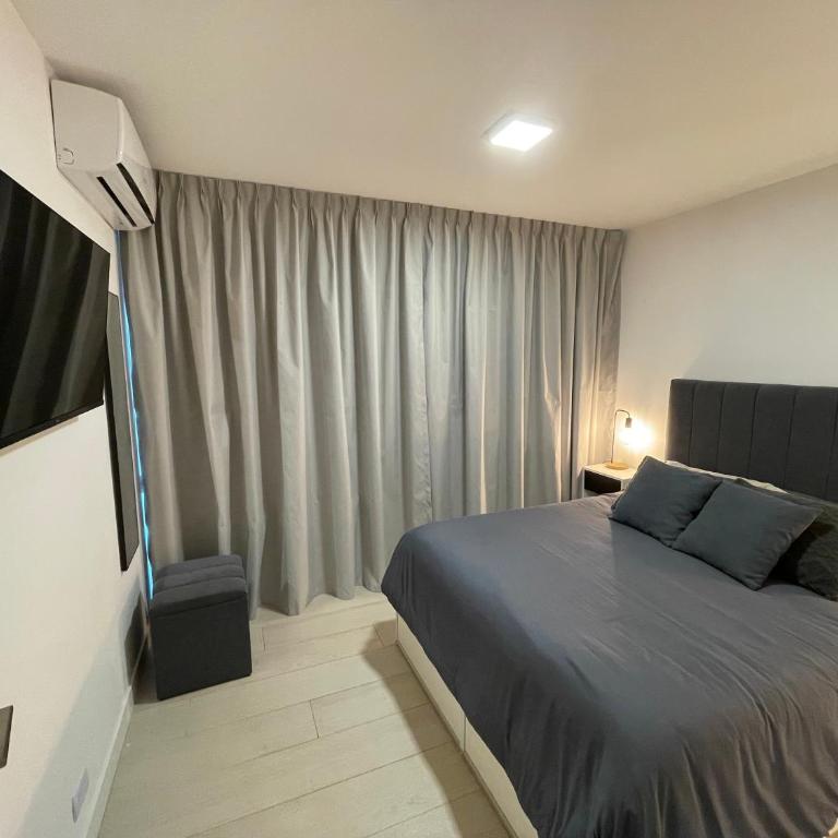 Nuevo Departamento de categoría de 2 ambientes con cochera y amenities en ROYAL PARK Mar del Plata, excelente ubicación a dos cuadras de la playa - Apartamento de 1 dormitorio - 86