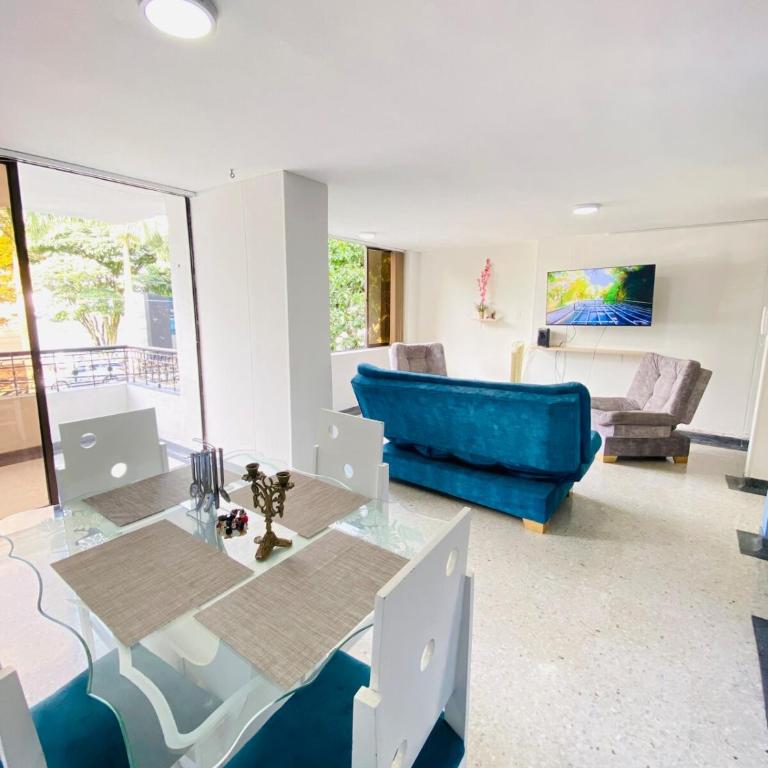 La vida es bella! hermoso apartamento cerca al aeropuerto y centro - Two-Bedroom Apartment with Balcony - 4