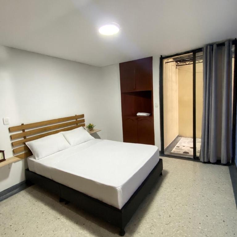 La vida es bella! hermoso apartamento cerca al aeropuerto y centro - Two-Bedroom Apartment with Balcony - 5