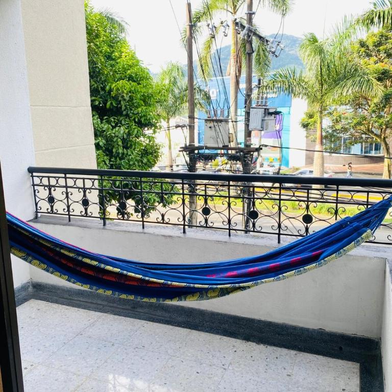 La vida es bella! hermoso apartamento cerca al aeropuerto y centro - Two-Bedroom Apartment with Balcony - 3